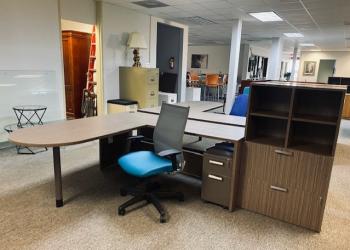 New Right Return Desk with Lateral File Cabinet & Storage Shelves, Mobile File Pedestal, & Aqua Mesh Back Task Chair