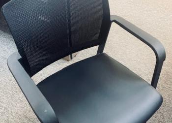 Used Black Mesh Back Side Chair