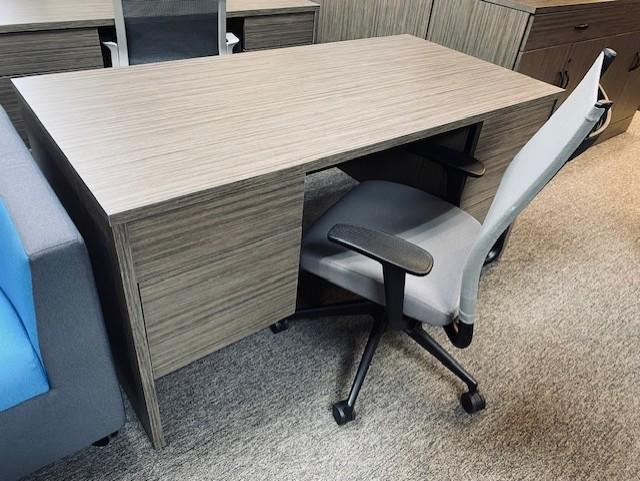 New Single Pedestal Desk & Gray Mesh Back Task Chair