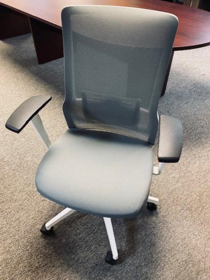 New Gray Mesh Back Task Chair
