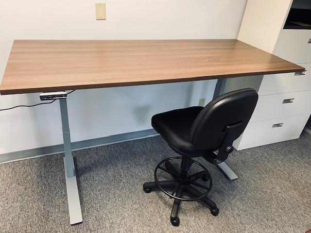 New Electric Adjustable Standing Desk & Black Task Stool