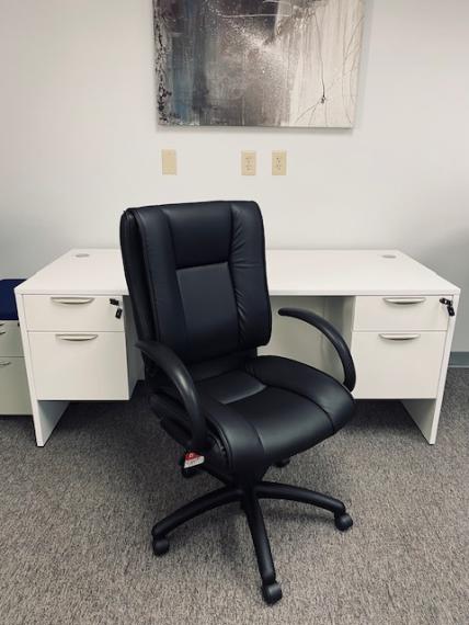 New White Double Pedestal Desk & Task Chair