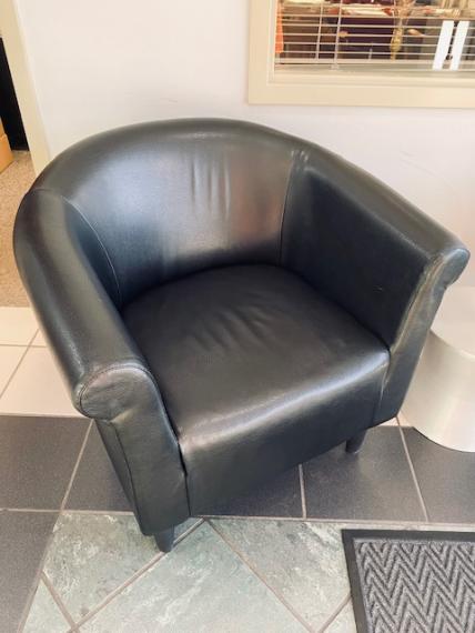 Used Black Lounge/Reception Chair