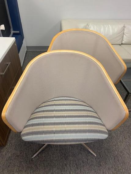 Used Coastal Swivel Lounge Chair